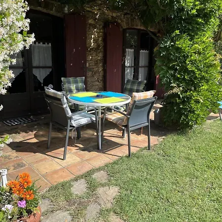 Le Gite Des Grenaches بيت للعطل *